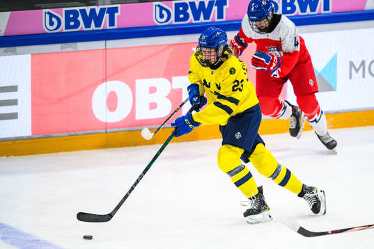 Isabelle Leijonhielm of Sweden and Ellen Jarabkova of