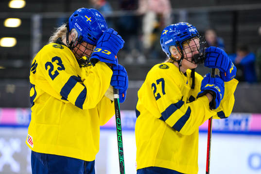 Isabelle Leijonhielm and Anna Brenkle of Sweden look
