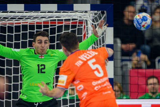 Zurab Tsintsadze of Georgia and Rutger ten Velde of the