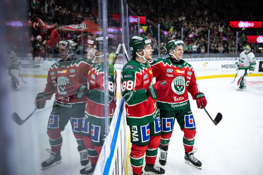 Frölundas Malte Strömwall och Max Friberg jublar