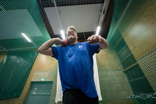 Lasse Ring stöter kula