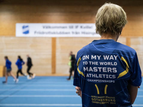 En t-shirt med text om det kommande veteran-VM i friidrott