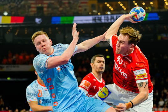 Niels Gerardus Versteijnen of the Netherlands and Emil