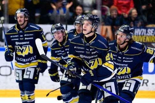 HV71s Oscar Fisker Molgaard jublar