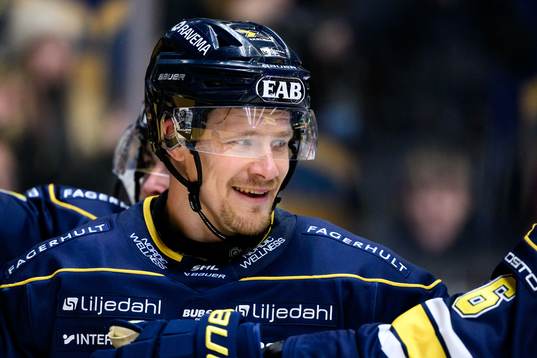 HV71s Simon Önerud jublar