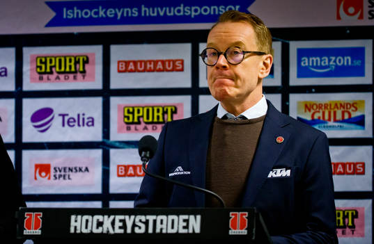 Örebros tränare Niklas Eriksson på presskonferensen
