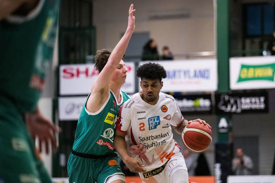 Södertäljes Adam Massarsch och Borås Idi Watson