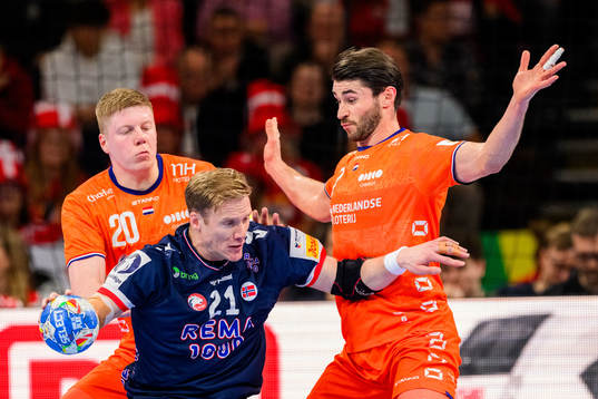 Niels Gerardus Versteijnen of the Netherlands and Magnus