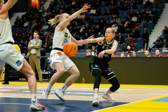 Södertäljes Klara Lundquist och Luleås Sofia Hägg