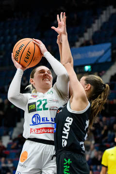 Södertäljes Tegan Graham och Luleås Sandra Hedlund