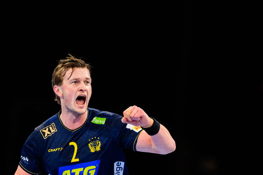 Jonathan Carlsbogård of Sweden celebrates