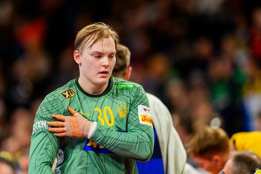 Goalkeeper Simon Möller of Sweden