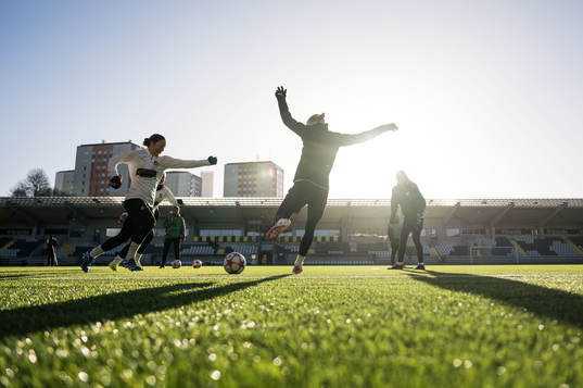 Bläddra bland fler bilder av Football, UEFA Women's Champions League, Häcken, training and press conference