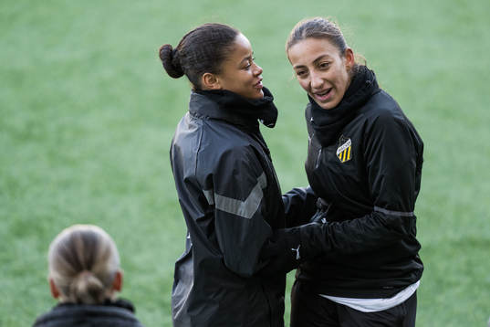 Felicia Schröder and Rusul Rosa Kafaji of Häcken