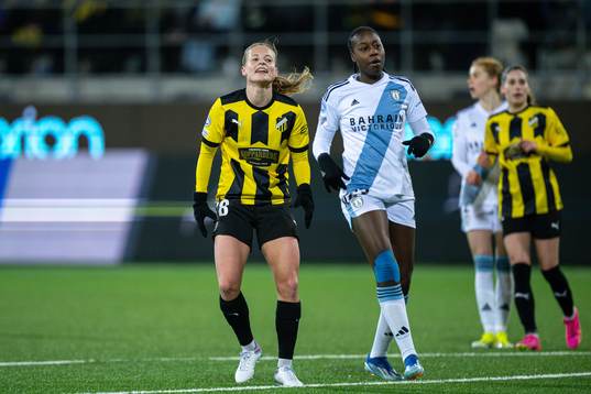 Anna Anvegård of Häcken and Tennisoun Sissoko of Paris FC