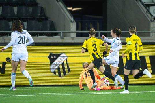 Goalkeeper Jennifer Falk of Häcken and Gaetane Thiney of