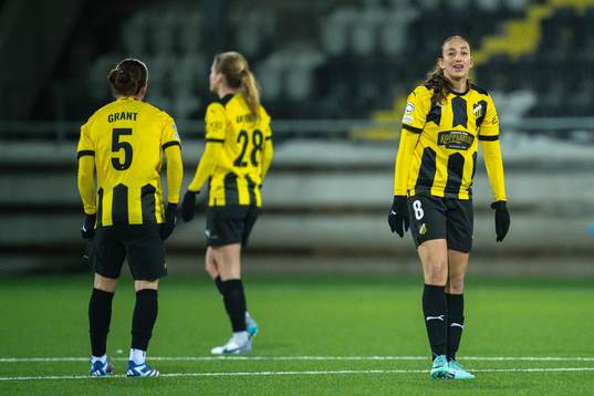 Rusul Rosa Kafaji of Häcken looks dejected