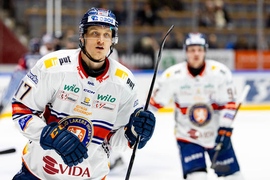 Växjös Gabriel Carlsson jublar