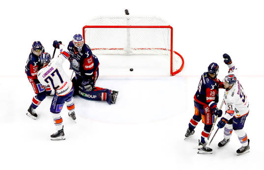 Mål av Växjös Gabriel Carlsson förbi Linköpings