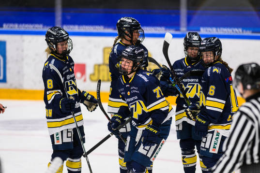 HV71s Mira Jungåker  jublar