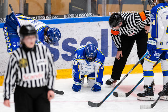 Leksands Aino Karppinen har ont