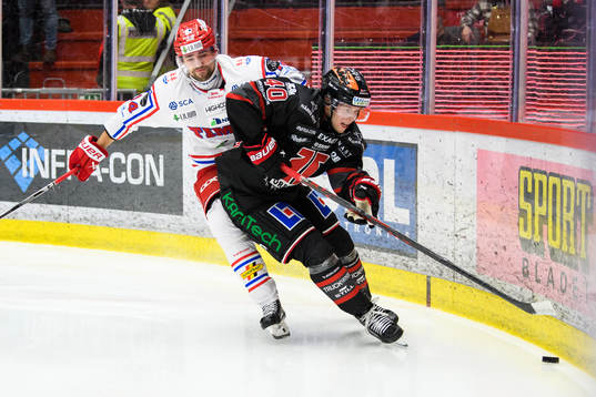 Timrås Emil Pettersson och Örebros Elias Ekström