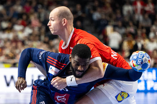 Simon Hald Jensen of Denmark and Dika Mem of France