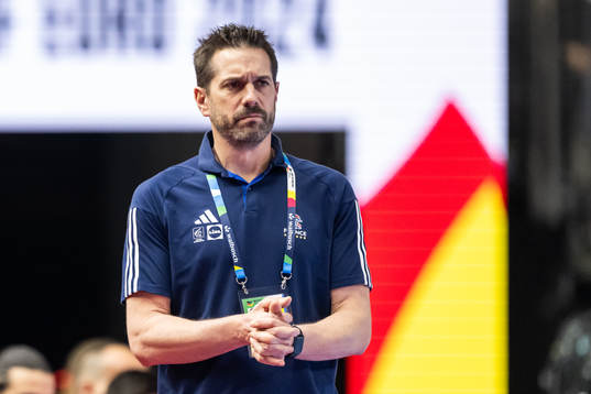 Head coach Guillaume Gille of France