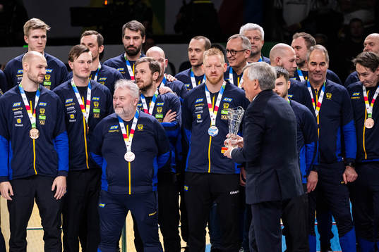 Players of Sweden with bronze medals