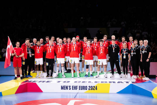 Players of Denmark with silver medals