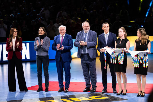 Queen Mary of Denmark, Amelie Oudea Castera, Frank Walter