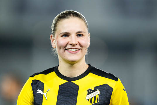 Katariina Kosola of Häcken celebrates