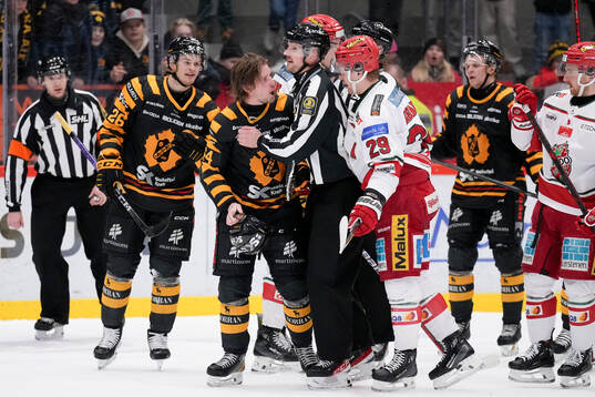 Skellefteås Jonathan Pudas och MoDos Mikkel Aagaard