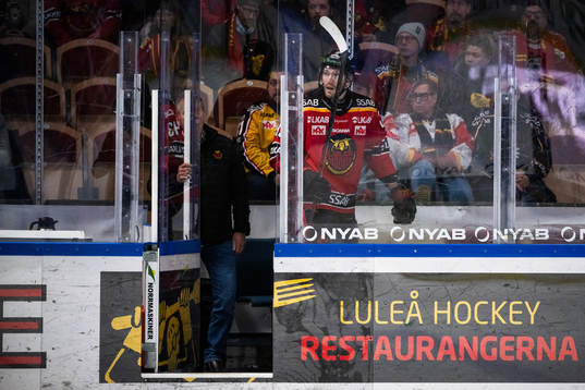 Luleås Oscar Eklind i utvisningsbåset