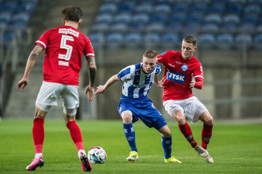 Benjamin Brantlind of IFK Göteborg and Kasper Kusk of
