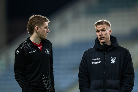 Andreas Poulsen of Silkeborg and Oscar Wendt of IFK