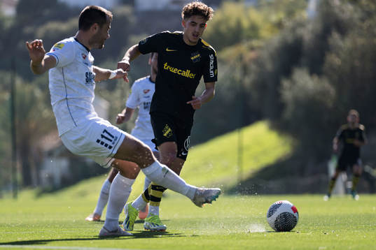 Goran Antonic of FK TSC Backa Topola and Taha Ayari of AIK