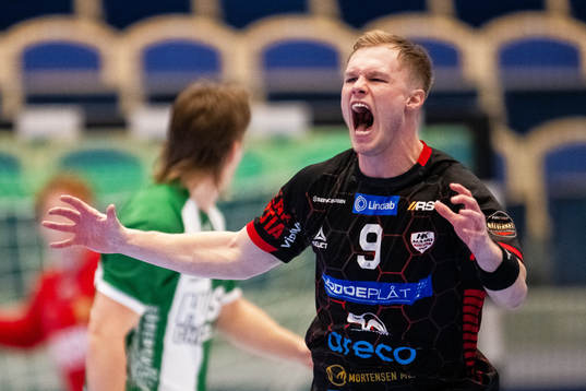 HK Malmös Adam Tumba jublar