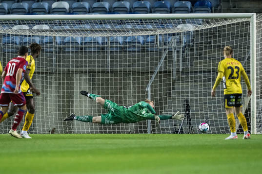Goalkeeper Isak Pettersson of Elfsborg