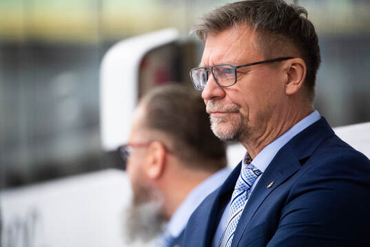 Coach Jukka Jalonen of Finland