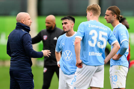 Head coach Henrik Rydström, Alexander Hughes, Nils