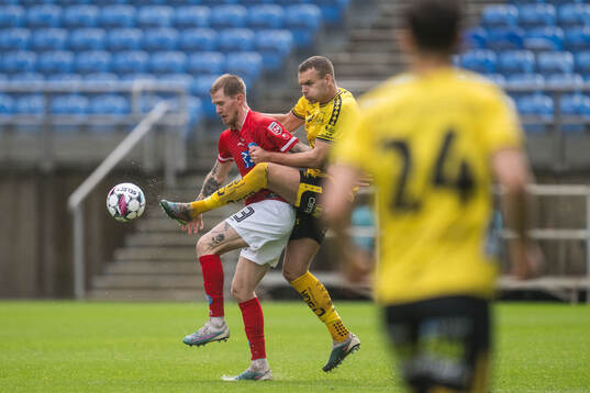 Tonni Adamsen of Silkeborg and Gustav Henriksson of Elfsborg