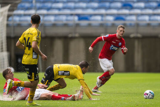 Pelle Mattsson of Silkeborg and Jens Jakob Dyhr Thomasen of