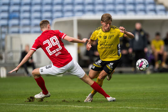 Frederik Rieper of Silkeborg and Noah Söderberg of Elfsborg