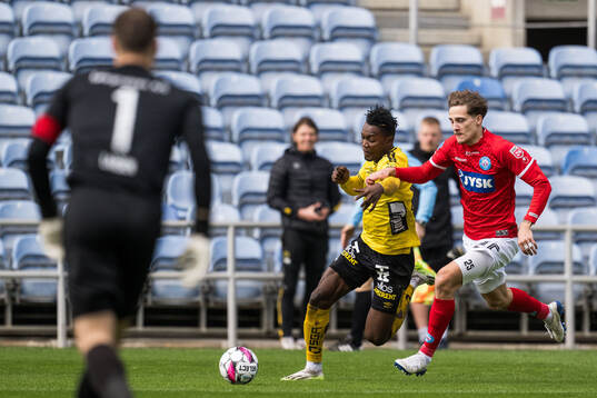 Jalal Abdullah of Elfsborg and Pontus Rodin of Silkeborg