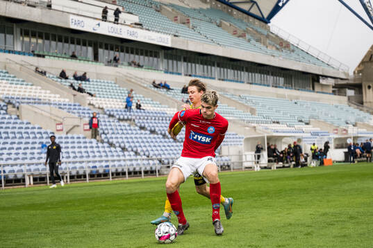 Simon Hedlund of Elfsborg and Alexander Busch of Silkeborg
