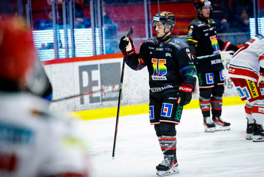 Örebros Danick Martel deppar
