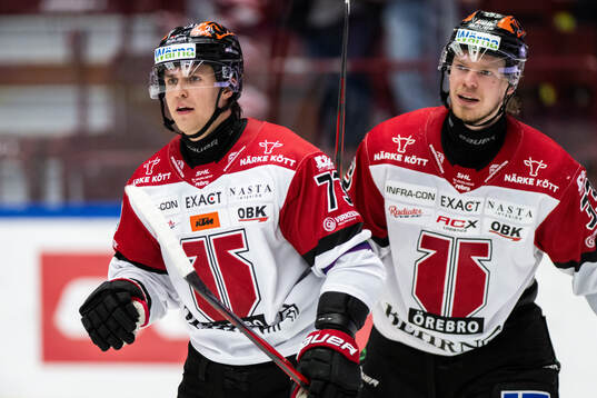 Örebros Oliver Eklind jublar