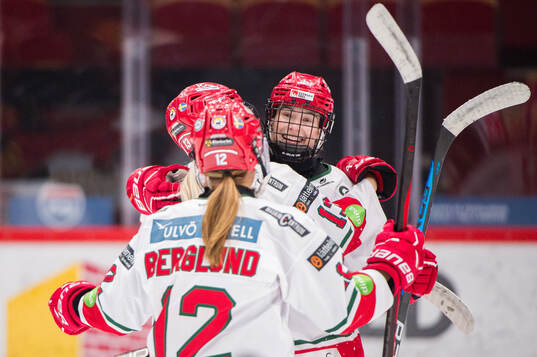 Modos Linnea Andersson jublar