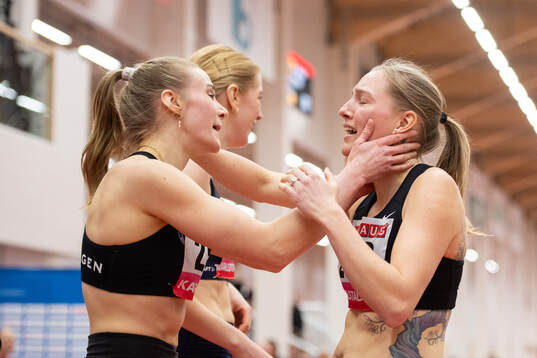 Moa Hjelmer jublar